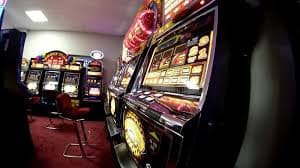 Live casino interaktif dan taruhan langsung